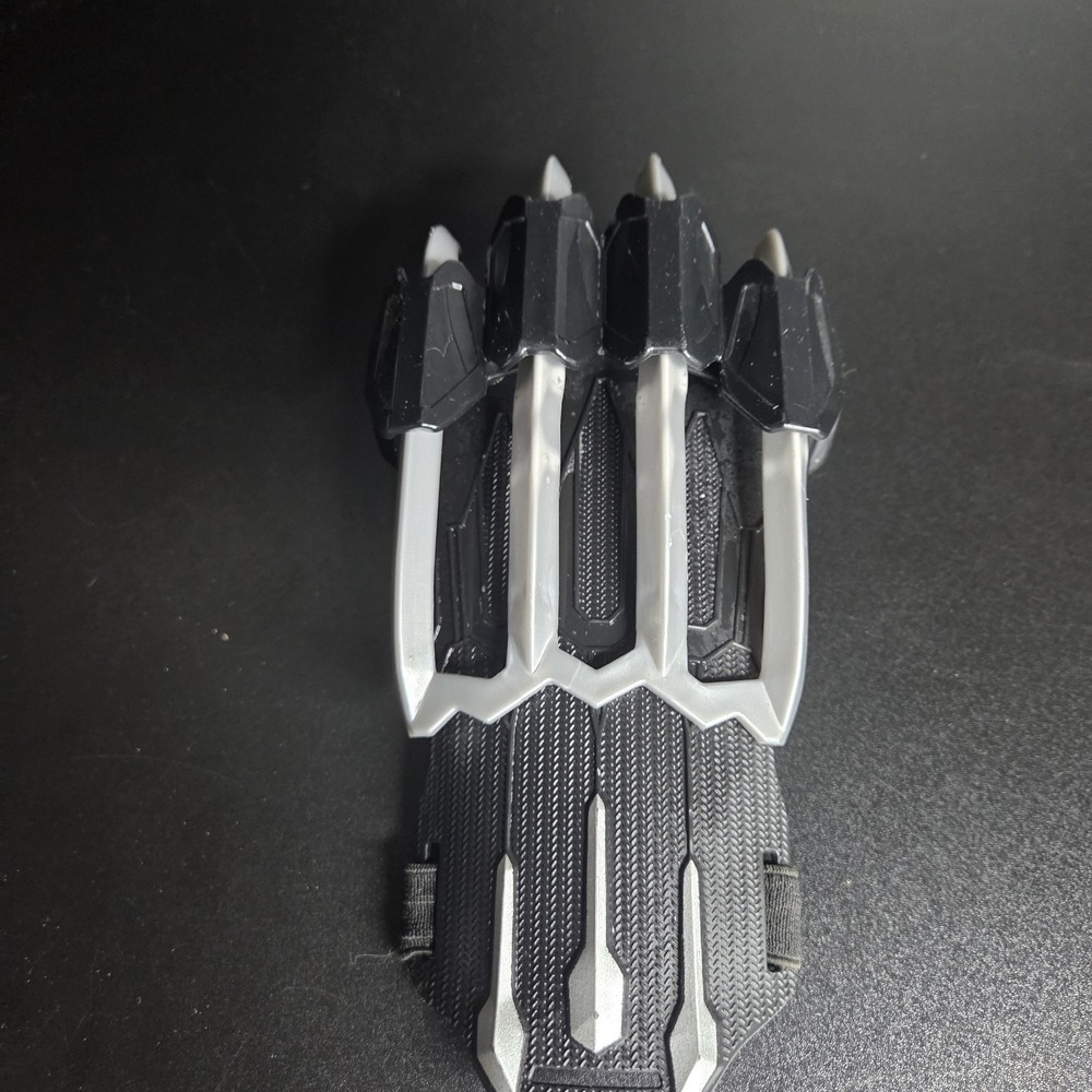 Marvel Black Panther Claw Gauntlet Hasbro 2019 Costume Role Play Glove